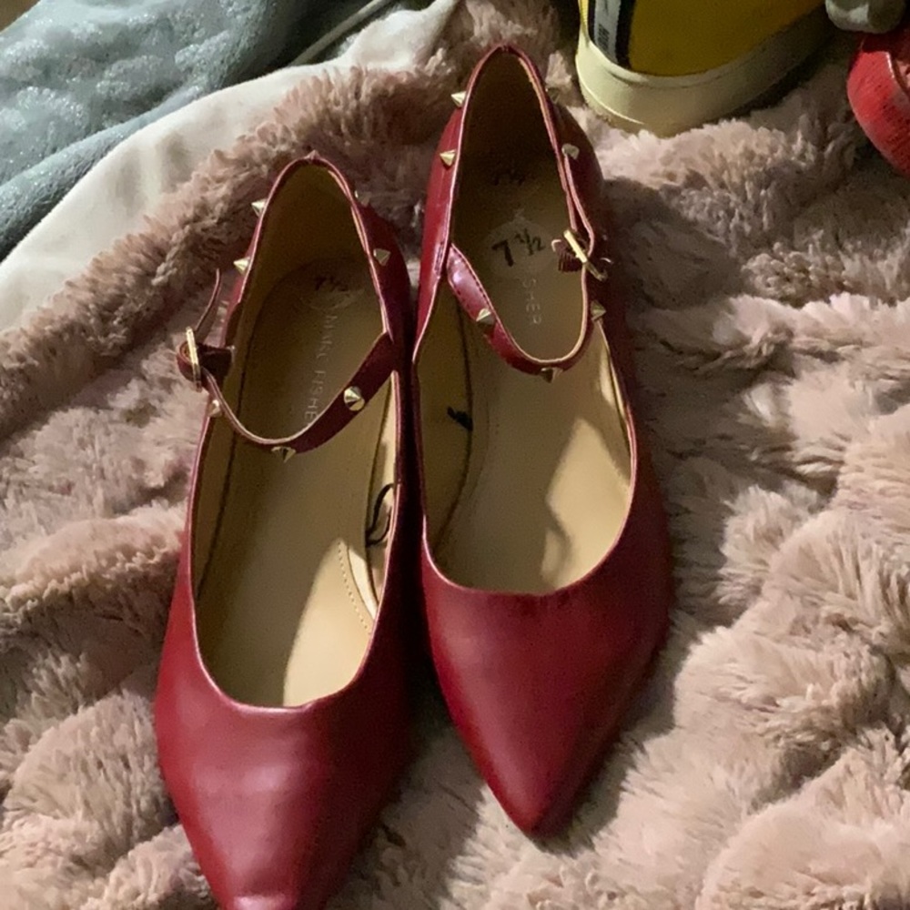 Marc fisher studded flats